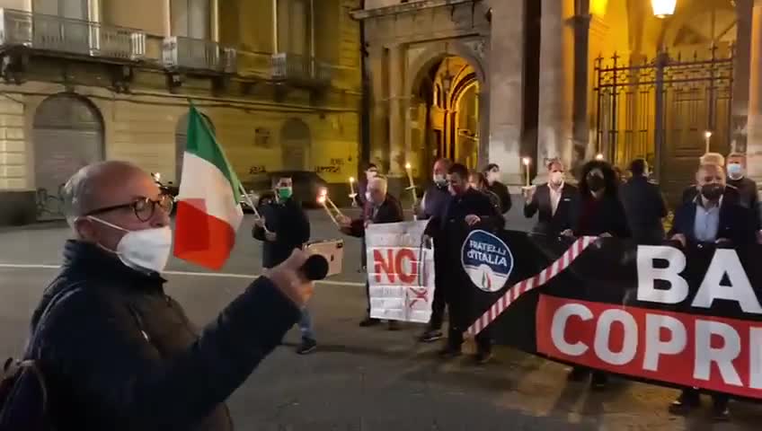 Basta Coprifuoco, La Protesta Di Fratelli D’Italia In Piazza A Catania