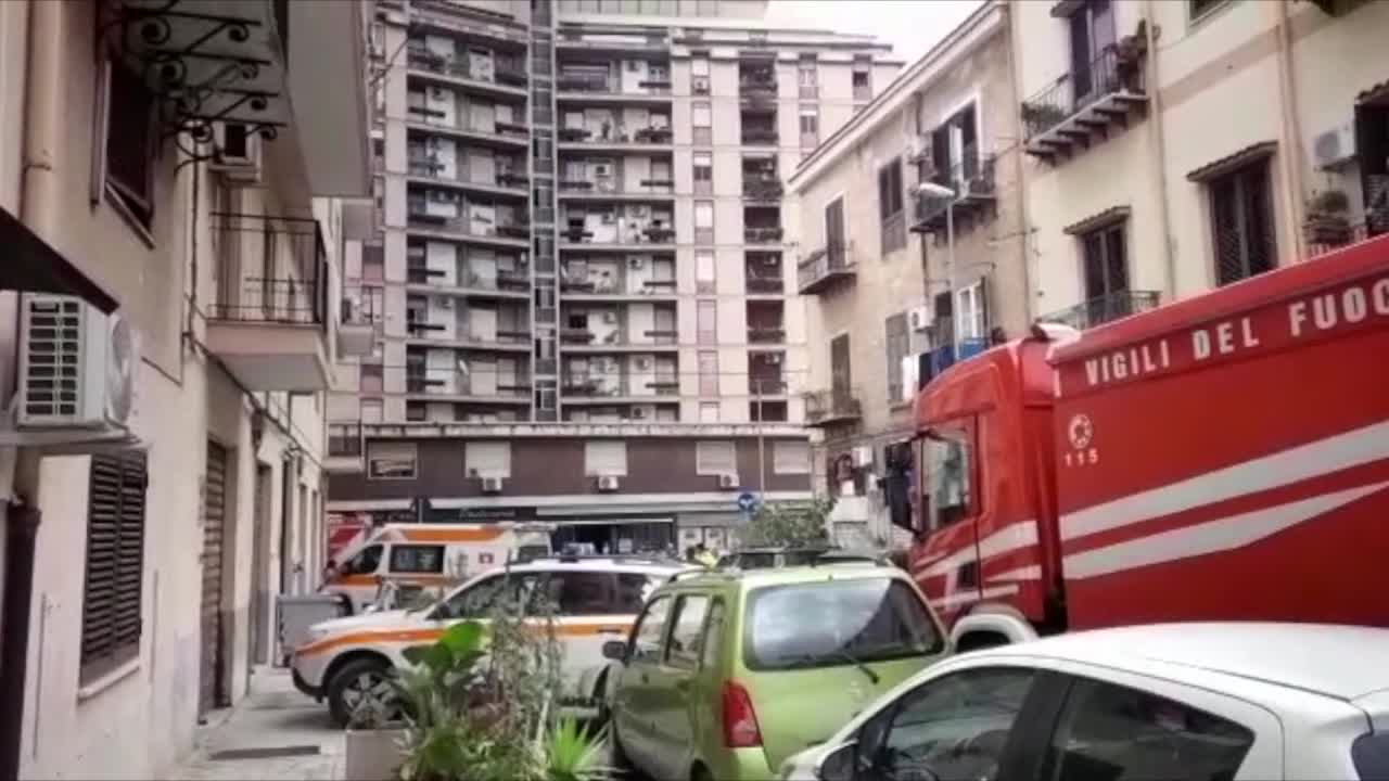 Tragedia A Palermo Giovane Cade Dal Balcone