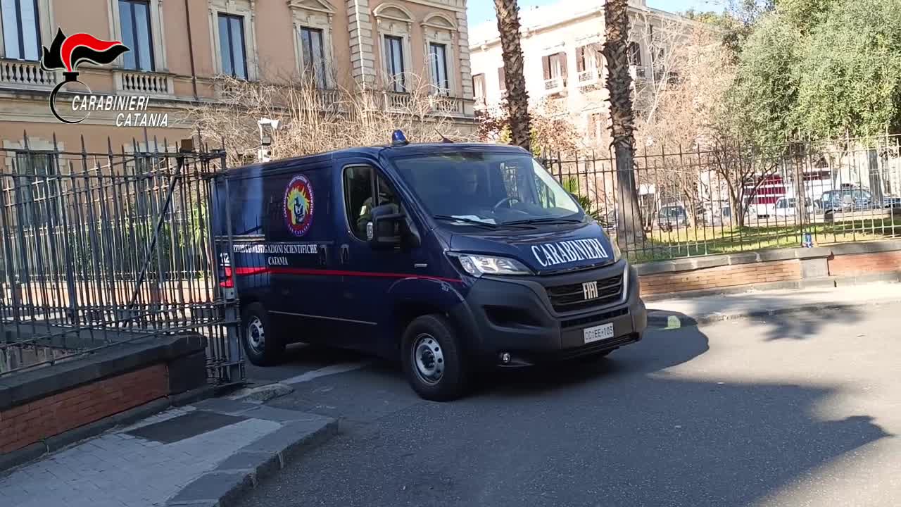 Tredicenne Violentata A Villa Bellini